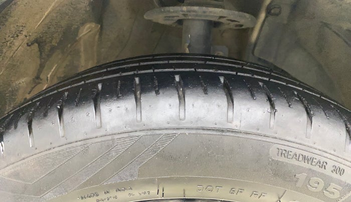 2022 Maruti Baleno ALPHA PETROL 1.2, Petrol, Manual, 38,088 km, Right Front Tyre Tread