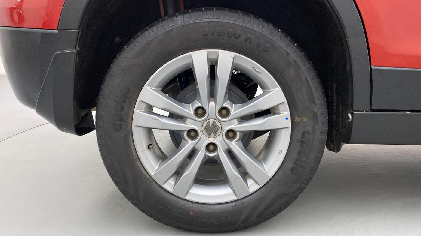 2016 Maruti Vitara Brezza ZDI, Diesel, Manual, 17,821 km, Right Rear Wheel