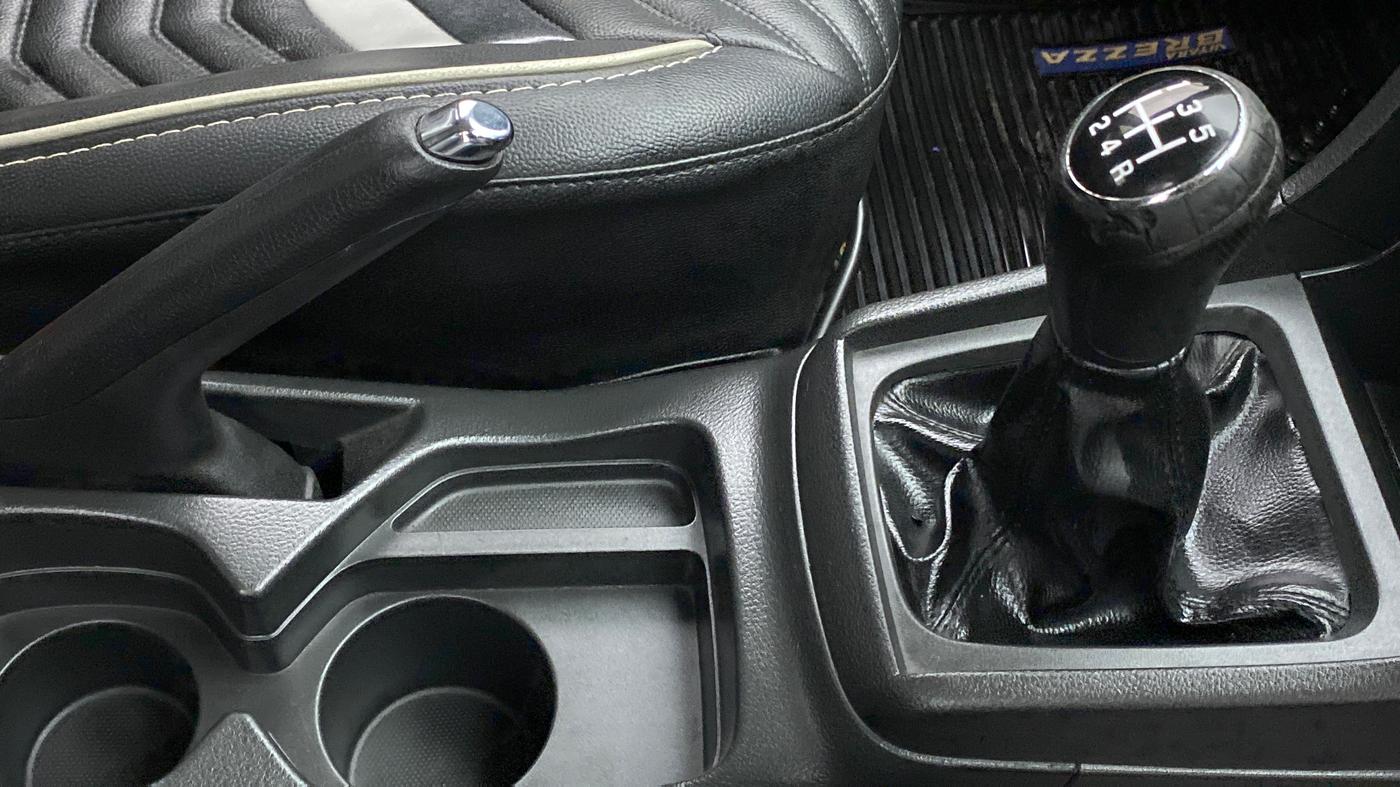 2016 Maruti Vitara Brezza ZDI, Diesel, Manual, 17,821 km, Gear Lever
