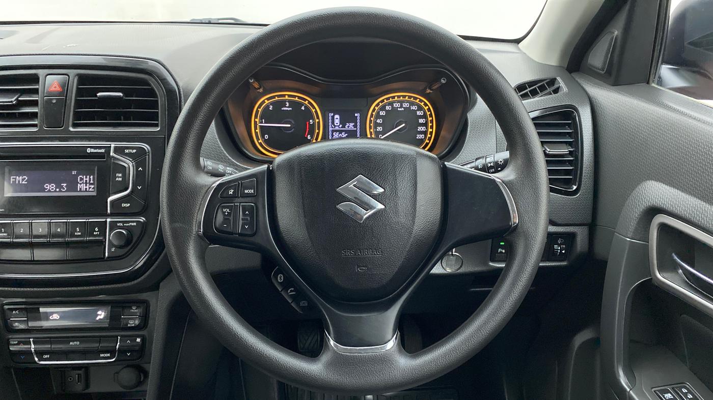 2016 Maruti Vitara Brezza ZDI, Diesel, Manual, 17,821 km, Steering Wheel Close Up