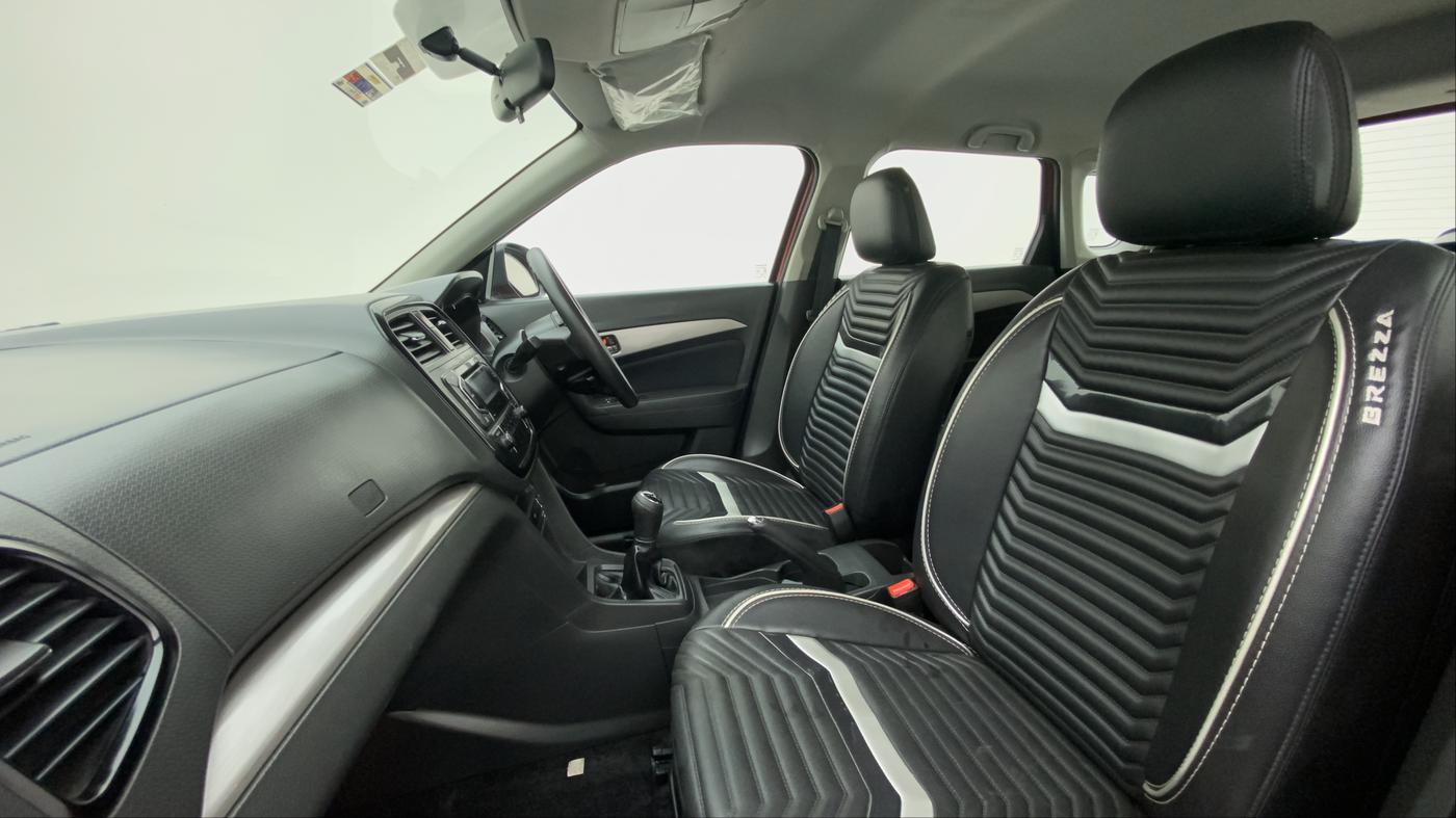 2016 Maruti Vitara Brezza ZDI, Diesel, Manual, 17,821 km, Right Side Front Door Cabin
