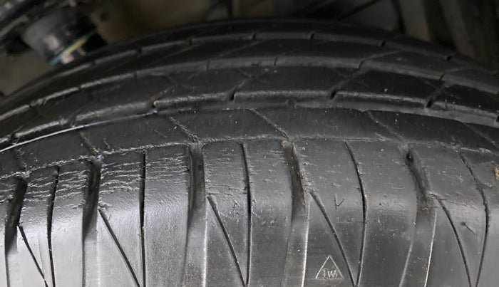 2016 Maruti Vitara Brezza ZDI, Diesel, Manual, 17,821 km, Right Front Tyre Tread