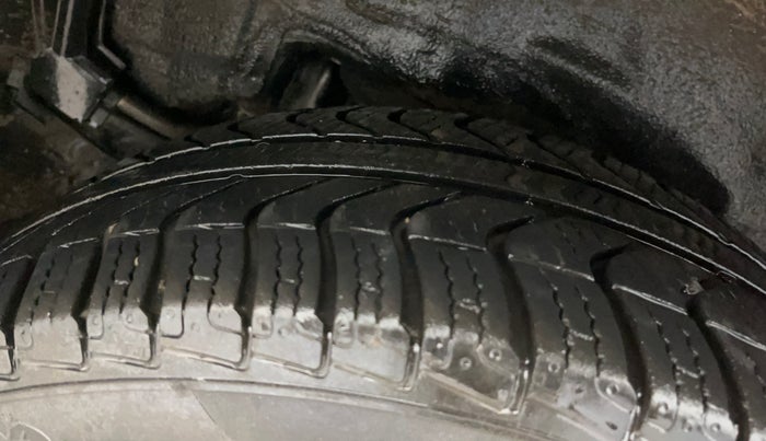 2015 Toyota Corolla Altis VL CVT PETROL, Petrol, Automatic, 63,700 km, Left Rear Tyre Tread