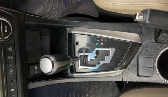 2015 Toyota Corolla Altis VL CVT PETROL, Petrol, Automatic, 63,700 km, Gear Lever