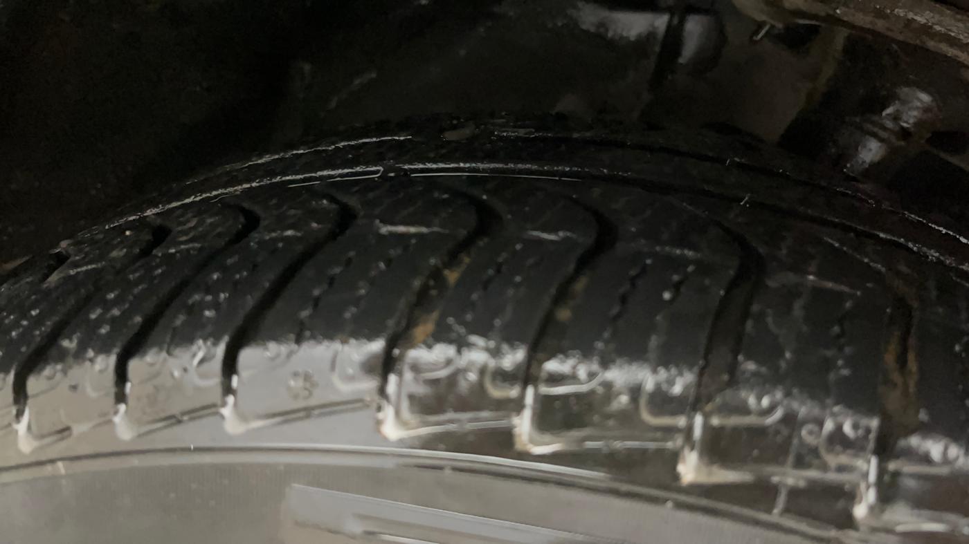 2015 Toyota Corolla Altis VL CVT PETROL, Petrol, Automatic, 63,700 km, Right Front Tyre Tread