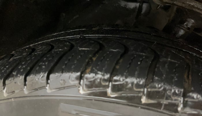 2015 Toyota Corolla Altis VL CVT PETROL, Petrol, Automatic, 63,700 km, Right Front Tyre Tread