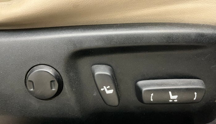 2015 Toyota Corolla Altis VL CVT PETROL, Petrol, Automatic, 63,700 km, Driver Side Adjustment Panel