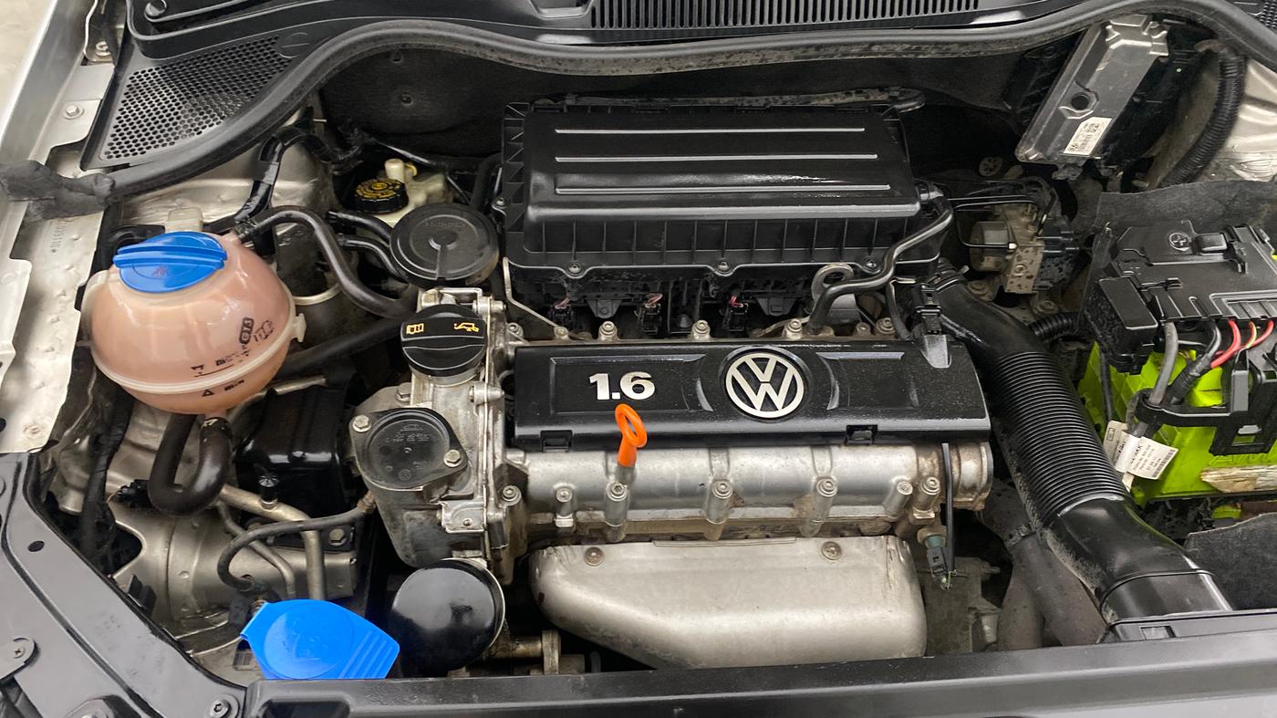 2013 Volkswagen Vento HIGHLINE 1.6 MPI, Petrol, Manual, 1,12,363 km, Engine View - Right