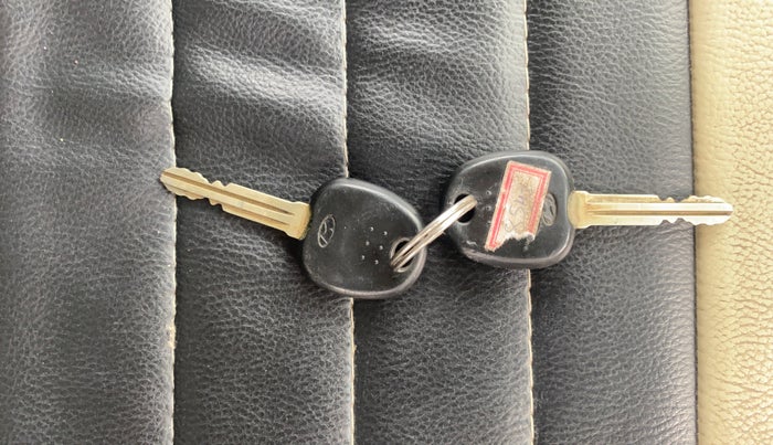 2015 Hyundai Eon MAGNA +, Petrol, Manual, 77,507 km, Key Close Up