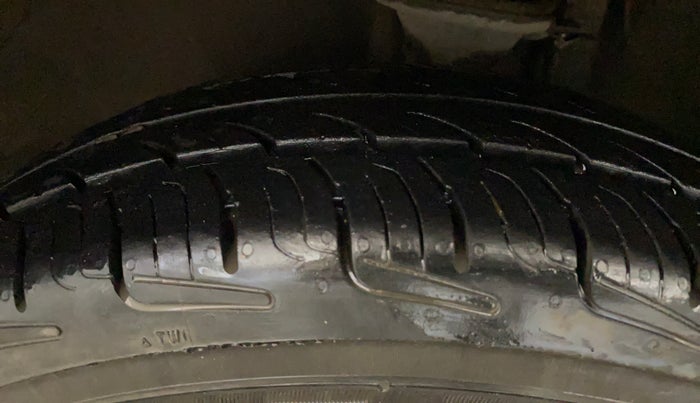 2018 Maruti Alto 800 LXI, Petrol, Manual, 49,670 km, Left Front Tyre Tread