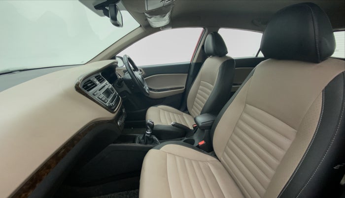 2015 Hyundai Elite i20 SPORTZ (O) 1.4, Diesel, Manual, 63,577 km, Right Side Front Door Cabin