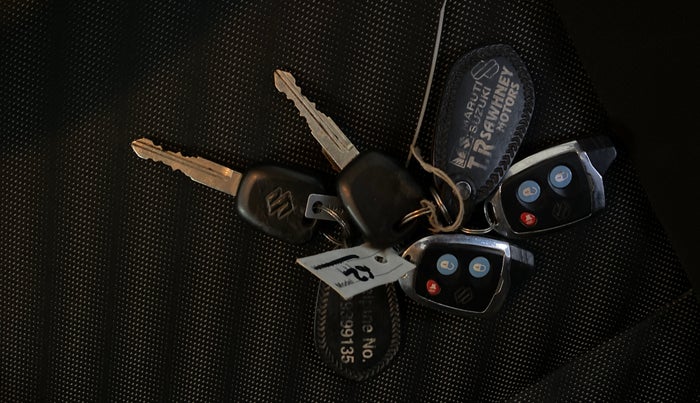 2019 Maruti Swift LXI, Petrol, Manual, 13,268 km, Key Close Up