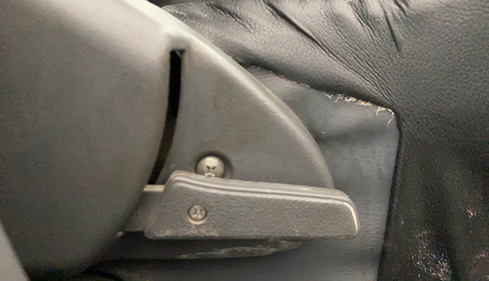 2013 Maruti Alto 800 LX, Petrol, Manual, 35,636 km, Driver Side Adjustment Panel