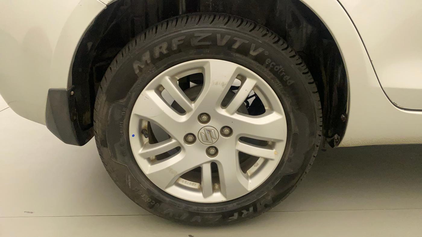 2014 Maruti Swift Dzire ZXI, Petrol, Manual, 40,751 km, Right Rear Wheel