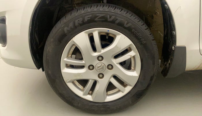 2014 Maruti Swift Dzire ZXI, Petrol, Manual, 40,751 km, Left Front Wheel