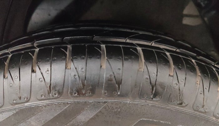 2013 Hyundai i20 SPORTZ 1.2, Petrol, Manual, 93,402 km, Left Rear Tyre Tread