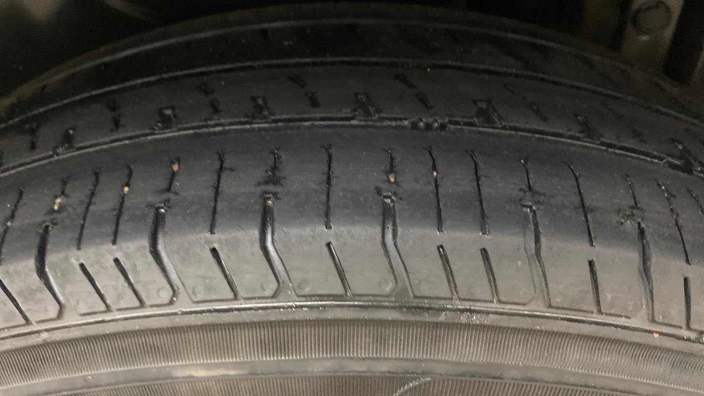 2013 Maruti Swift Dzire VDI, Diesel, Manual, 1,18,252 km, Left Rear Tyre Tread