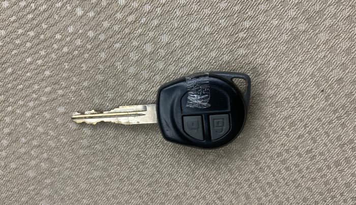 2013 Maruti Swift Dzire VDI, Diesel, Manual, 1,18,252 km, Key Close Up