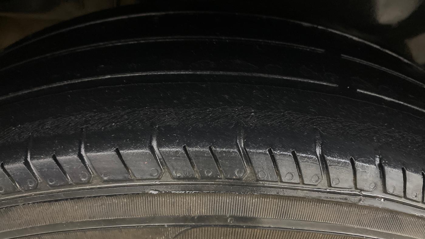 2013 Maruti Swift Dzire VDI, Diesel, Manual, 1,18,252 km, Right Rear Tyre Tread