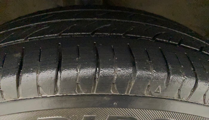 2015 Maruti Wagon R 1.0 LXI CNG, CNG, Manual, 72,957 km, Left Rear Tyre Tread