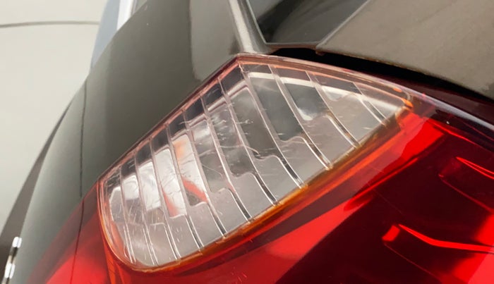 2015 Maruti Wagon R 1.0 LXI CNG, CNG, Manual, 72,957 km, Right tail light - Minor scratches