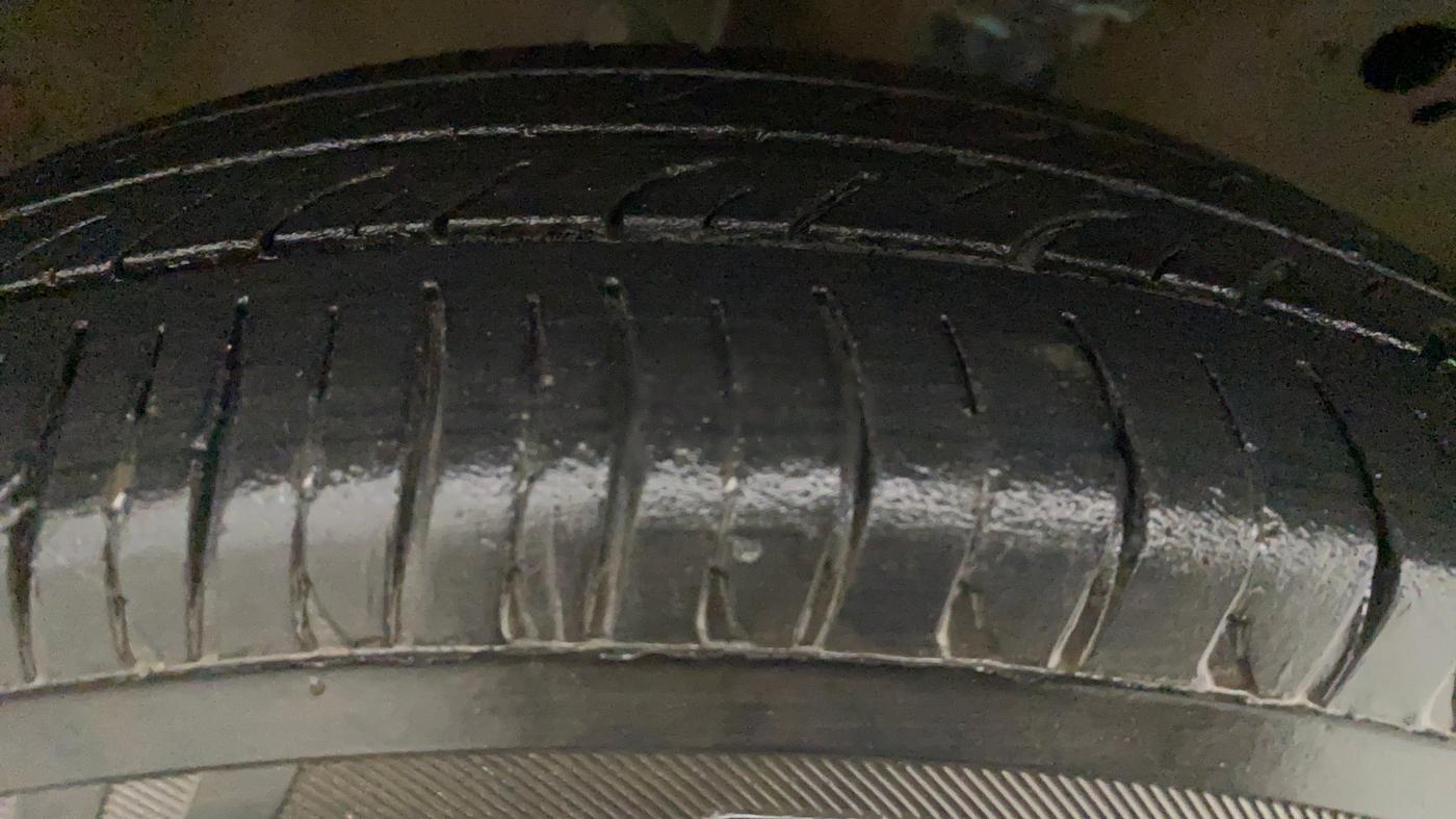 2015 Maruti Wagon R 1.0 LXI CNG, CNG, Manual, 72,957 km, Right Rear Tyre Tread