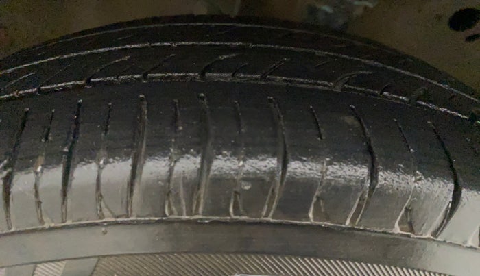 2015 Maruti Wagon R 1.0 LXI CNG, CNG, Manual, 72,957 km, Right Rear Tyre Tread