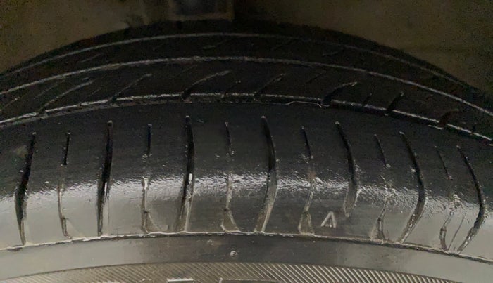 2015 Maruti Wagon R 1.0 LXI CNG, CNG, Manual, 72,957 km, Right Front Tyre Tread