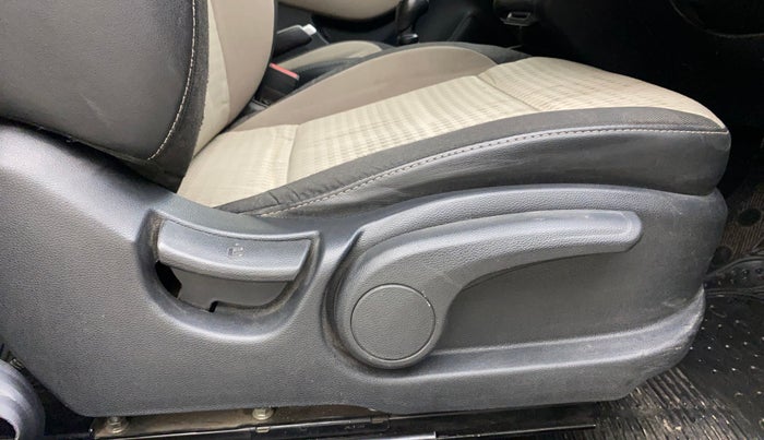 2018 Hyundai Elite i20 SPORTZ 1.2, Petrol, Manual, 72,916 km, Driver Side Adjustment Panel