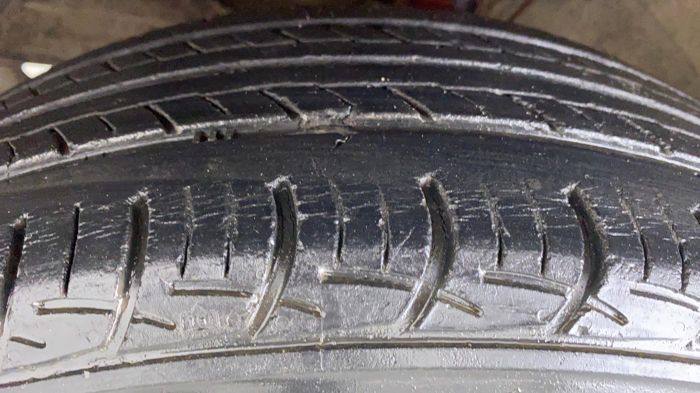 2017 Maruti Baleno DELTA PETROL 1.2, Petrol, Manual, 56,347 km, Left Front Tyre Tread