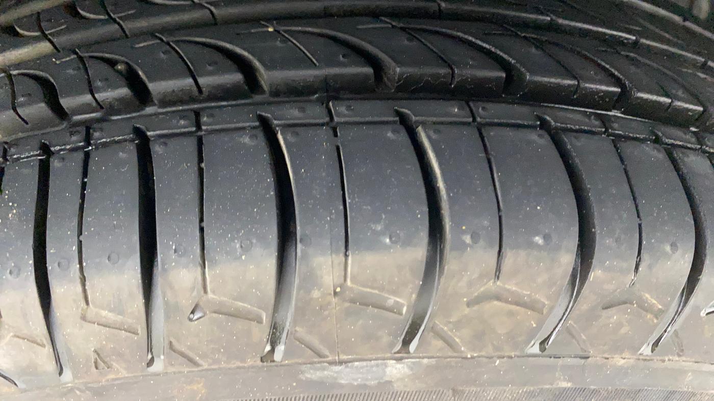 2022 Maruti New Wagon-R ZXI 1.2 AMT, Petrol, Automatic, 40,409 km, Right Front Tyre Tread