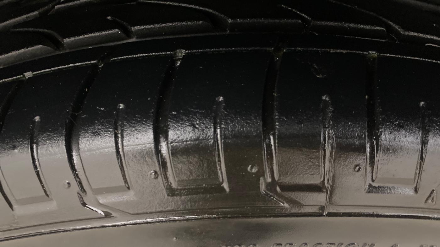 2019 MG HECTOR SHARP HYBRID 1.5 PETROL, Petrol, Manual, 27,327 km, Right Rear Tyre Tread
