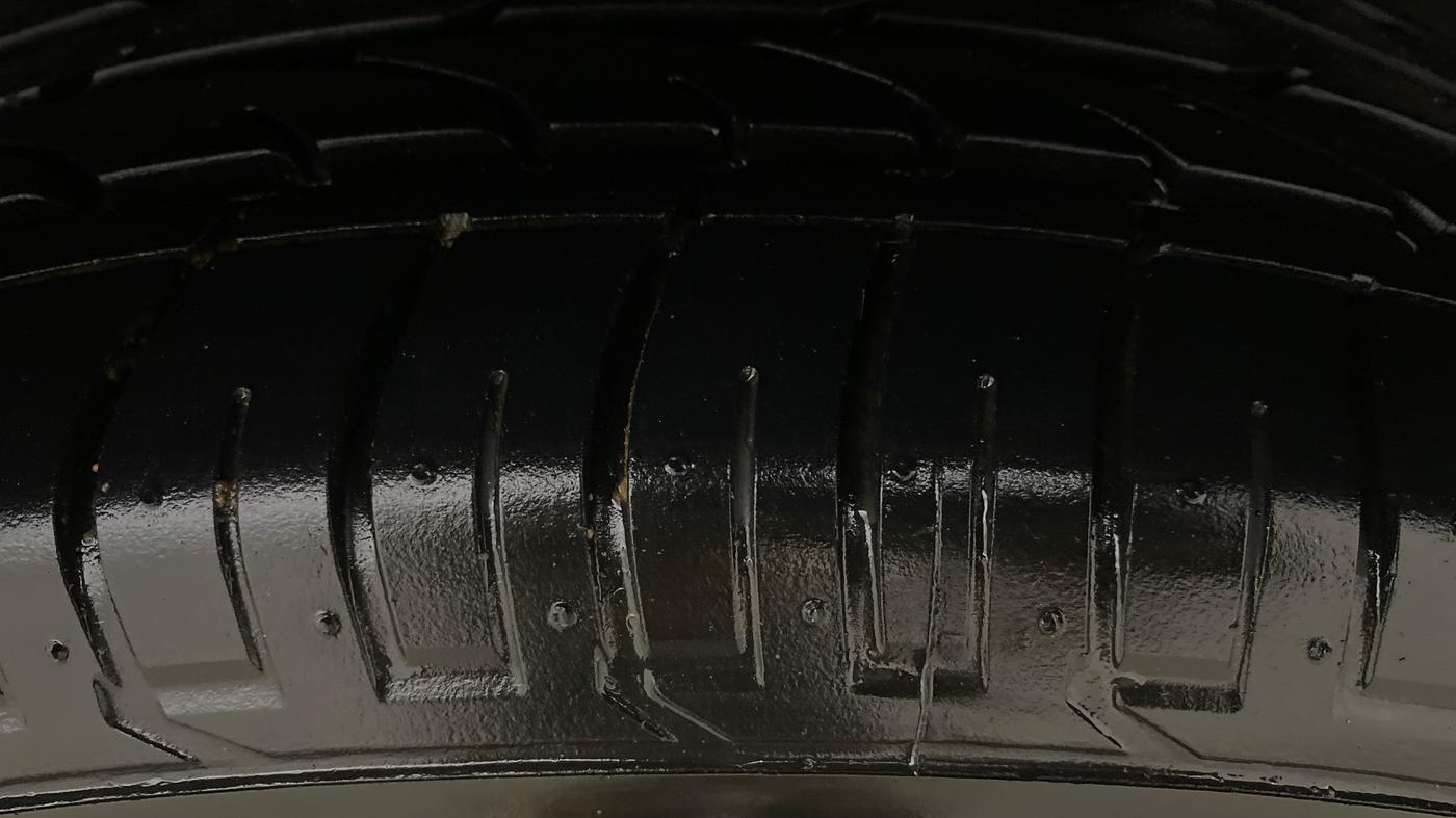 2019 MG HECTOR SHARP HYBRID 1.5 PETROL, Petrol, Manual, 27,327 km, Left Rear Tyre Tread
