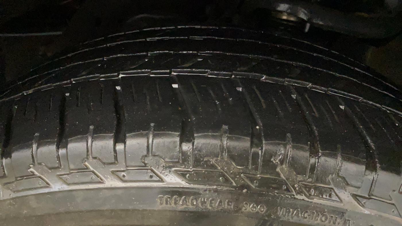 2023 Toyota Fortuner 4X4 AT 2.8 DIESEL, Diesel, Automatic, 83,884 km, Right Front Tyre Tread