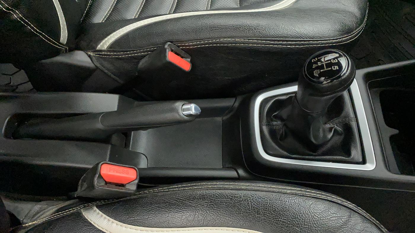 2018 Maruti Swift VDI, Diesel, Manual, 66,721 km, Gear Lever