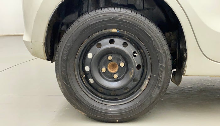 2018 Maruti Swift VDI, Diesel, Manual, 66,721 km, Right Rear Wheel