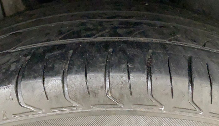 2018 Maruti Swift VDI, Diesel, Manual, 66,721 km, Right Rear Tyre Tread