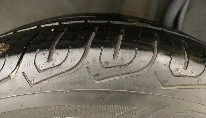 2014 Nissan Sunny XL DIESEL, Diesel, Manual, 99,432 km, Left Rear Tyre Tread