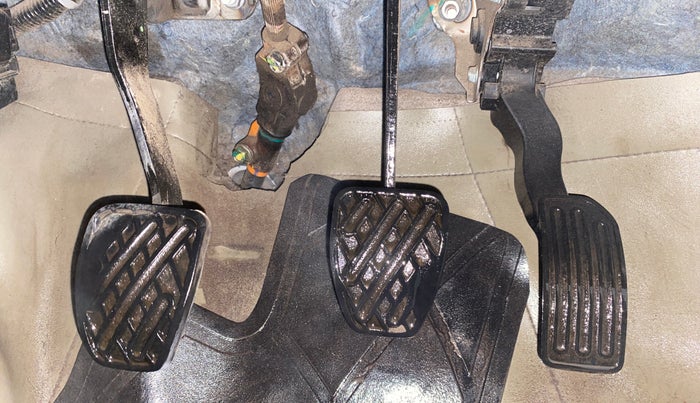 2014 Nissan Sunny XL DIESEL, Diesel, Manual, 99,432 km, Pedals