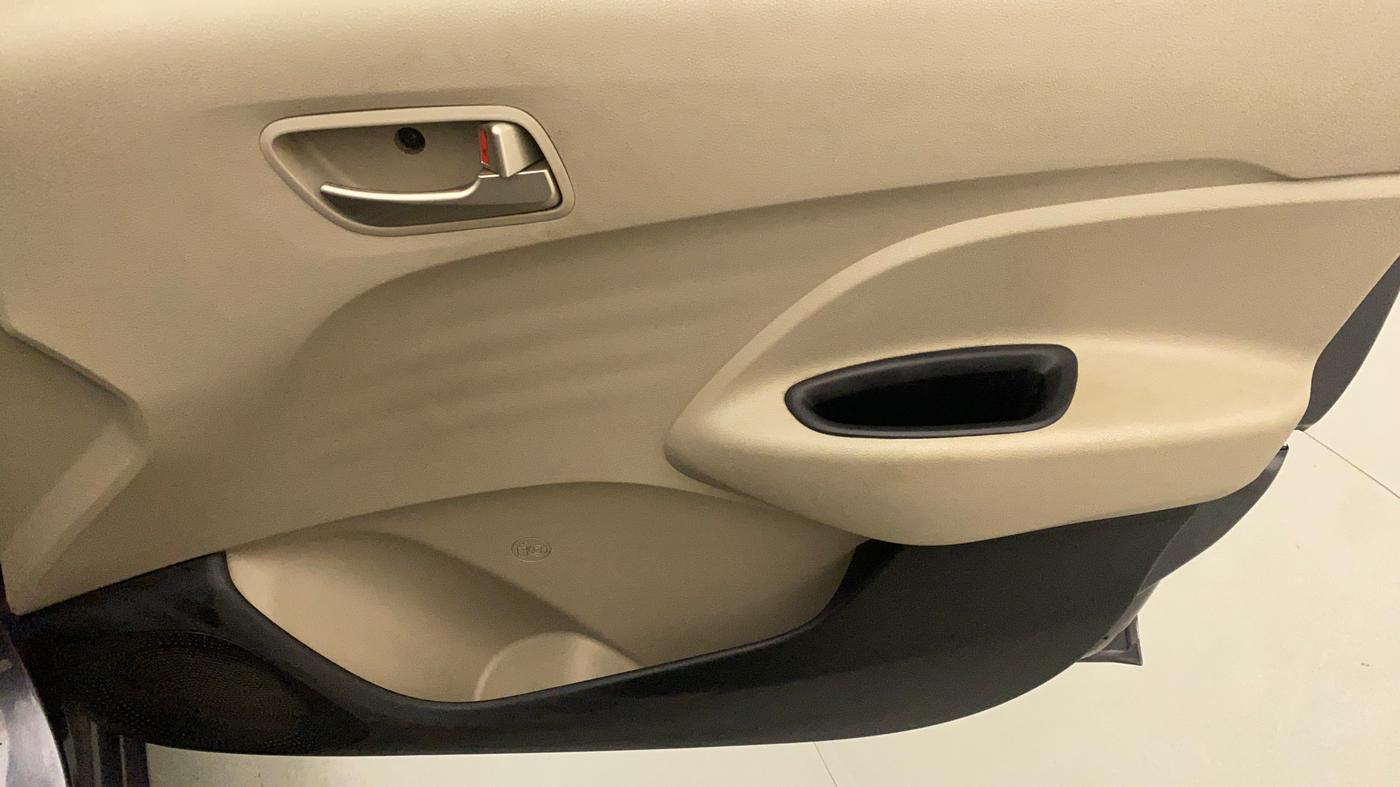 2019 Hyundai NEW SANTRO MAGNA, Petrol, Manual, 16,502 km, Driver Side Door Panels Control