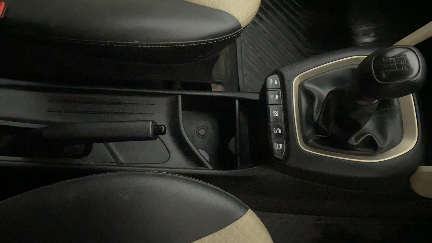 2019 Hyundai NEW SANTRO MAGNA, Petrol, Manual, 16,502 km, Gear Lever