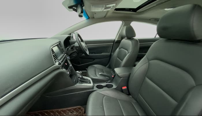 2017 Hyundai New Elantra 2.0 SX(O) AT PETROL, Petrol, Automatic, 51,616 km, Right Side Front Door Cabin