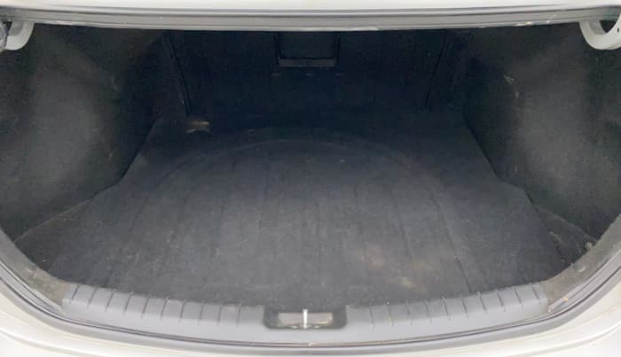 2017 Hyundai New Elantra 2.0 SX(O) AT PETROL, Petrol, Automatic, 51,616 km, Boot Inside
