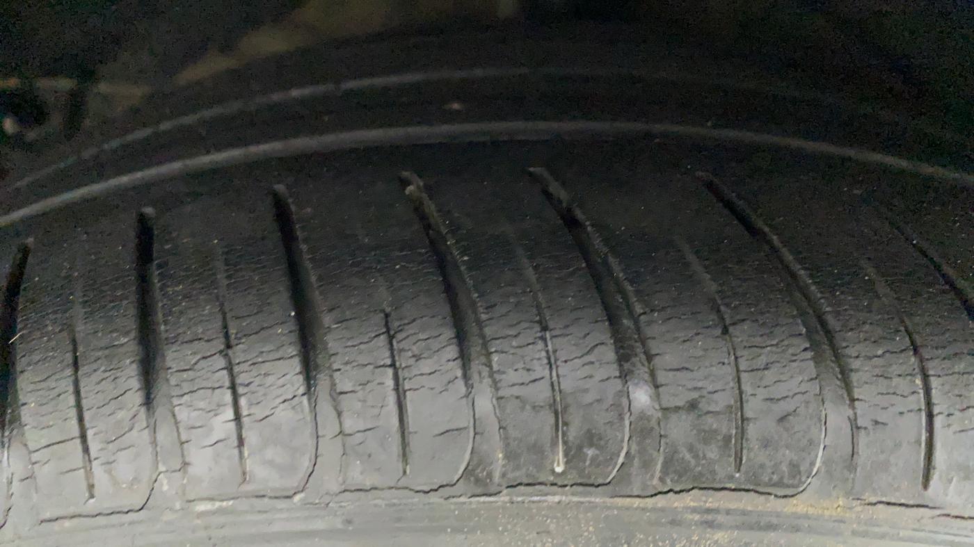 2017 Hyundai New Elantra 2.0 SX(O) AT PETROL, Petrol, Automatic, 51,616 km, Right Rear Tyre Tread