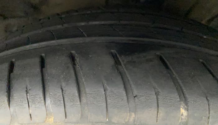 2017 Hyundai New Elantra 2.0 SX(O) AT PETROL, Petrol, Automatic, 51,616 km, Right Front Tyre Tread