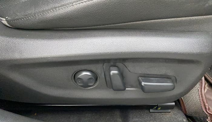 2017 Hyundai New Elantra 2.0 SX(O) AT PETROL, Petrol, Automatic, 51,616 km, Driver Side Adjustment Panel