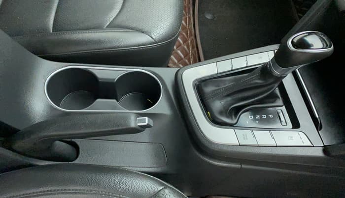 2017 Hyundai New Elantra 2.0 SX(O) AT PETROL, Petrol, Automatic, 51,616 km, Gear Lever