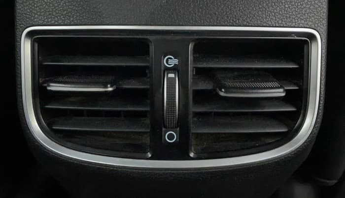 2017 Hyundai New Elantra 2.0 SX(O) AT PETROL, Petrol, Automatic, 51,616 km, Rear AC Vents