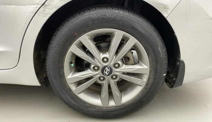 2017 Hyundai New Elantra 2.0 SX(O) AT PETROL, Petrol, Automatic, 51,616 km, Left Rear Wheel