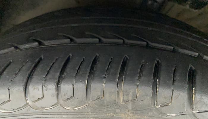 2017 Hyundai New Elantra 2.0 SX(O) AT PETROL, Petrol, Automatic, 51,616 km, Left Front Tyre Tread